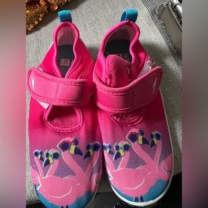 NWOT girls speedo water shoes XL